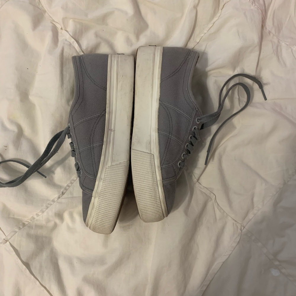 Grey supergas